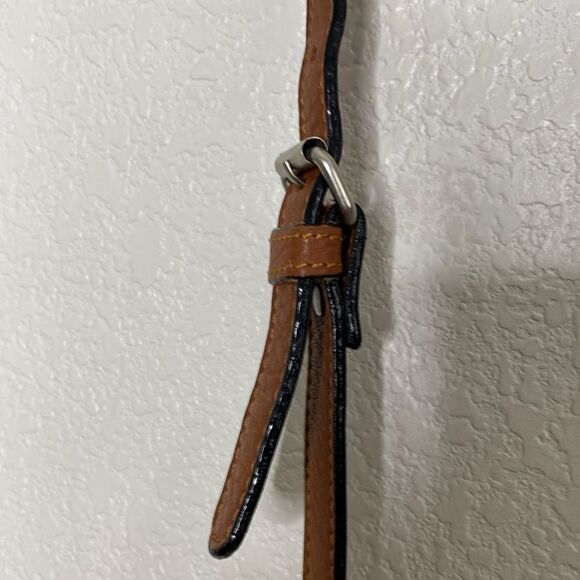 ELLEMENNO  Genuine Leather Crossbody Bag with Zipper and Magnetic Clasp Closure - Picture 4 of 8